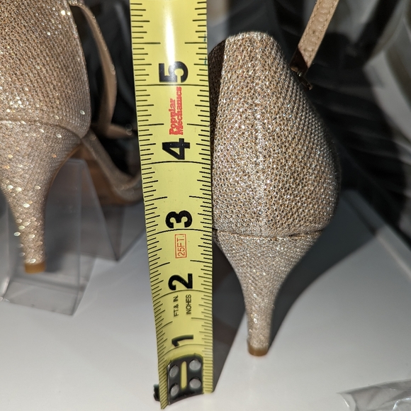 Heels - Picture 3 of 4